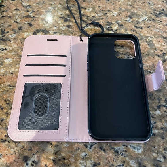 Iphone12 Pro case - Picture 2 of 2